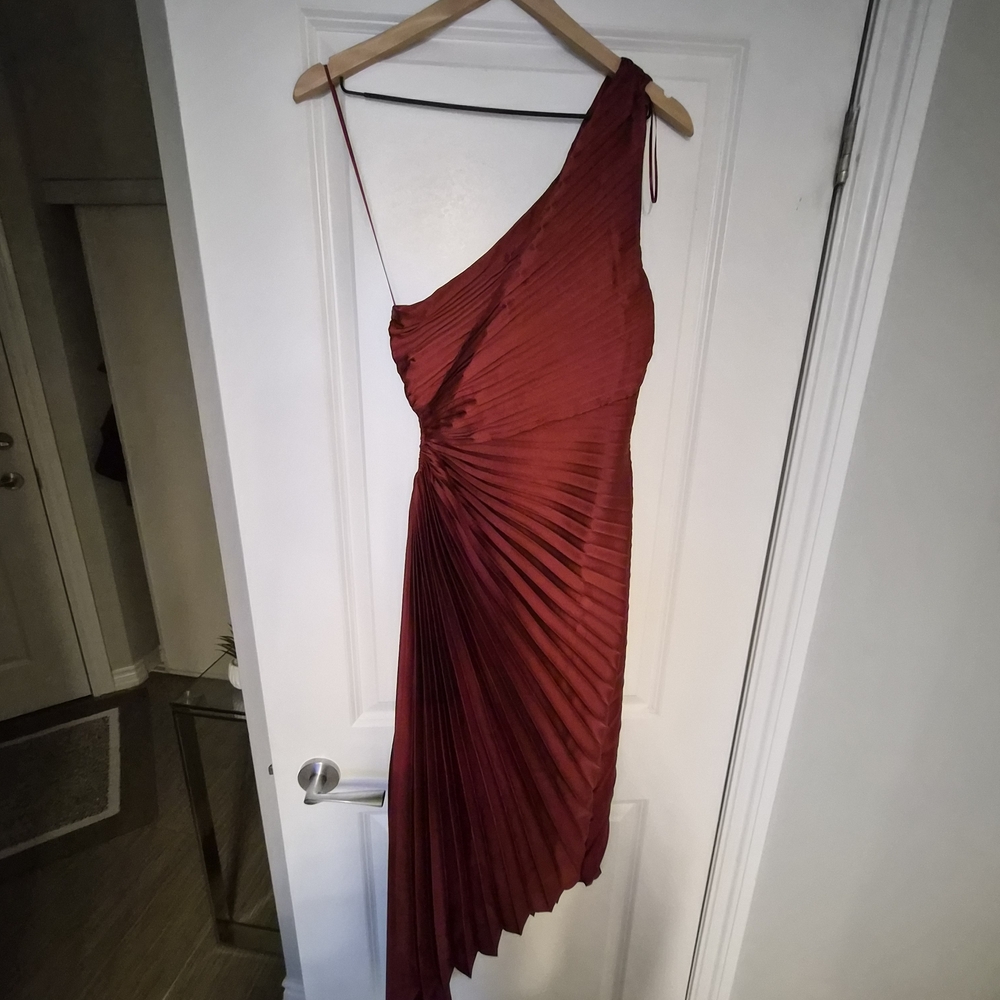 Vici Asymmetrical One-Shoulder Burgundy Dress